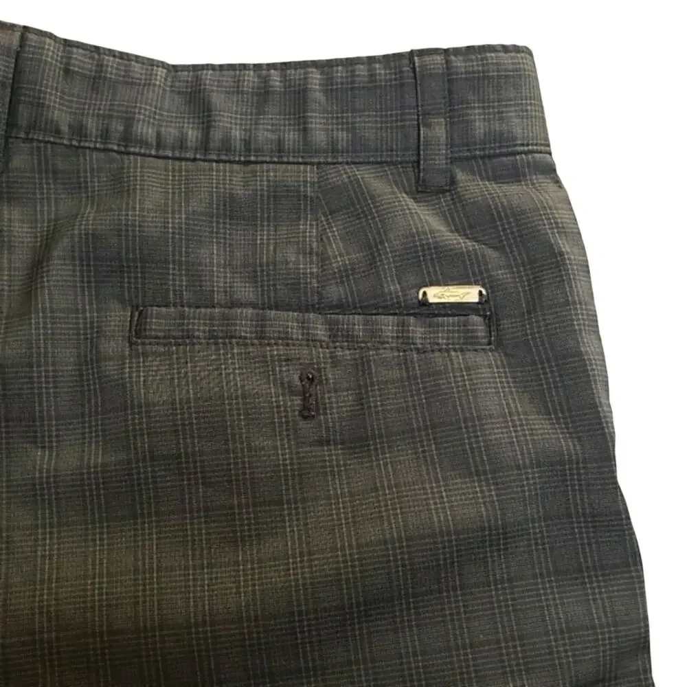 Greg Norman for Tasso Ella Black Golf Shorts Size 30
